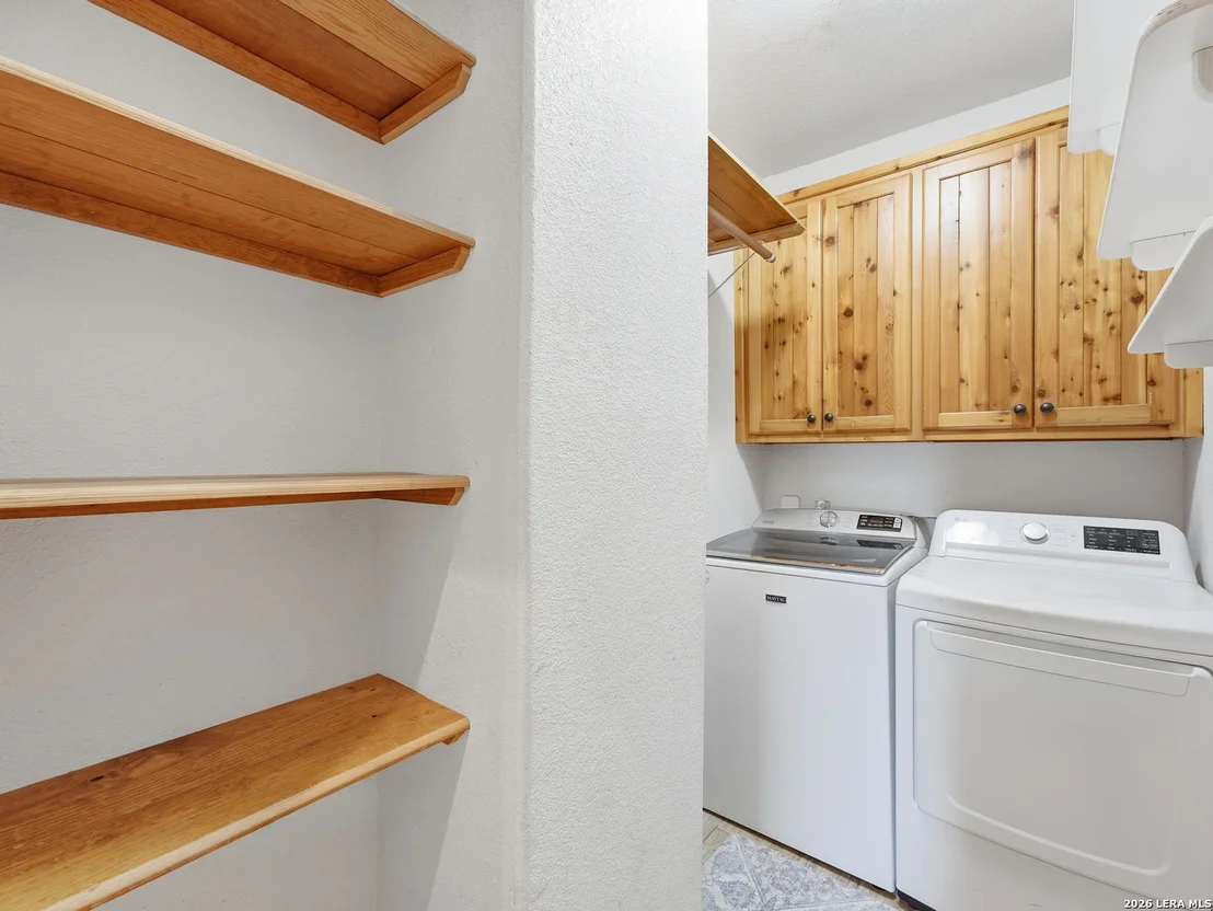 Photo of 412 Bear Springs Trl