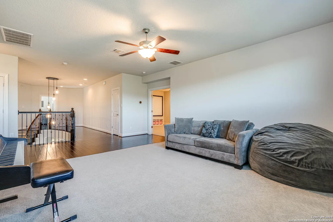 Photo of 17814 HILLSEDGE