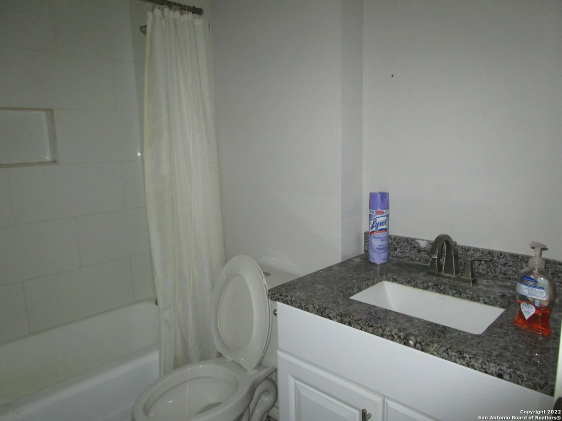 Photo of 910 REXFORD DR
