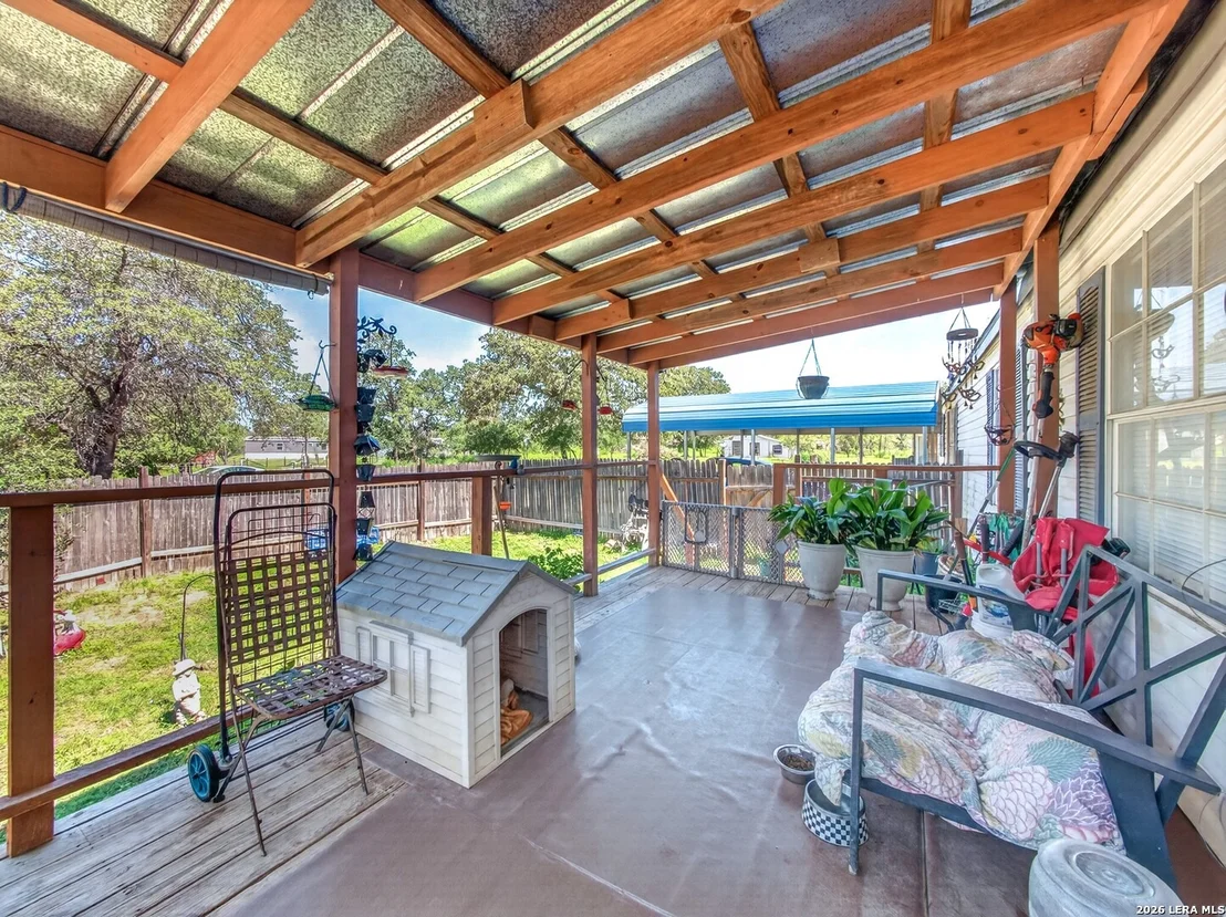 Photo of 953 Forest Oaks Dr