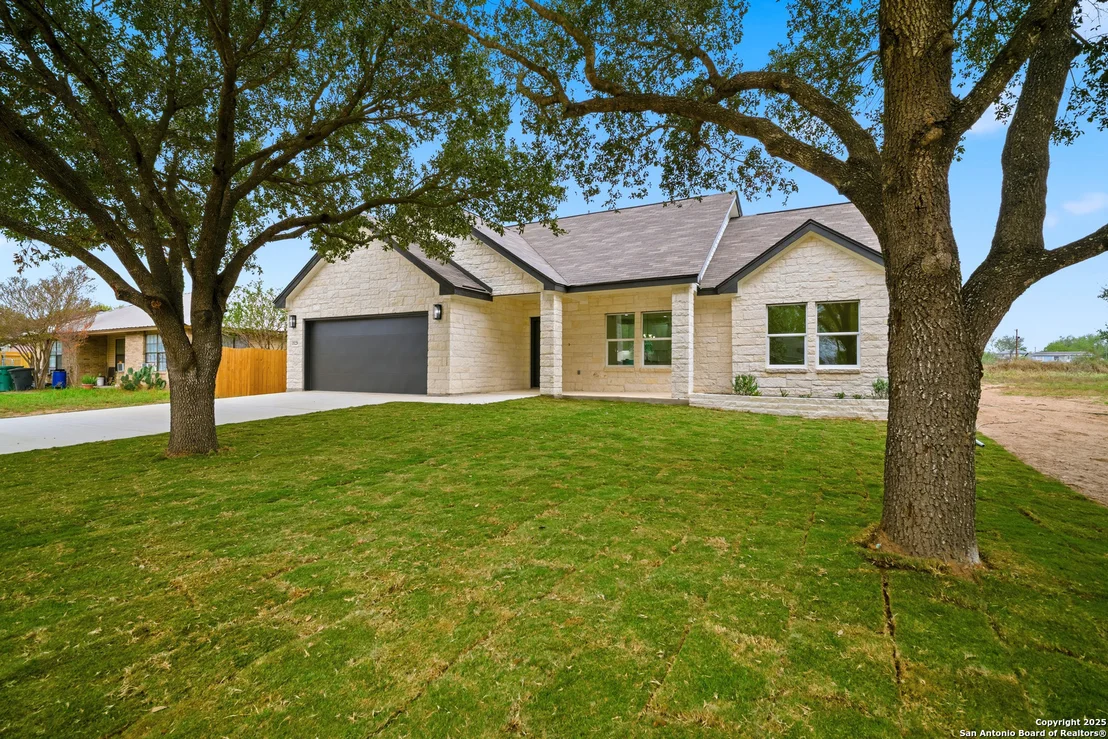 Photo of 15129 Norvell