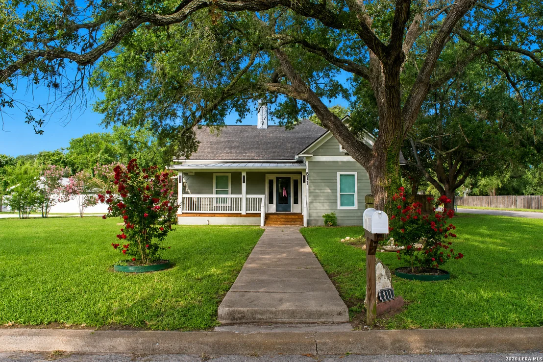Photo of 811 N Buchanan