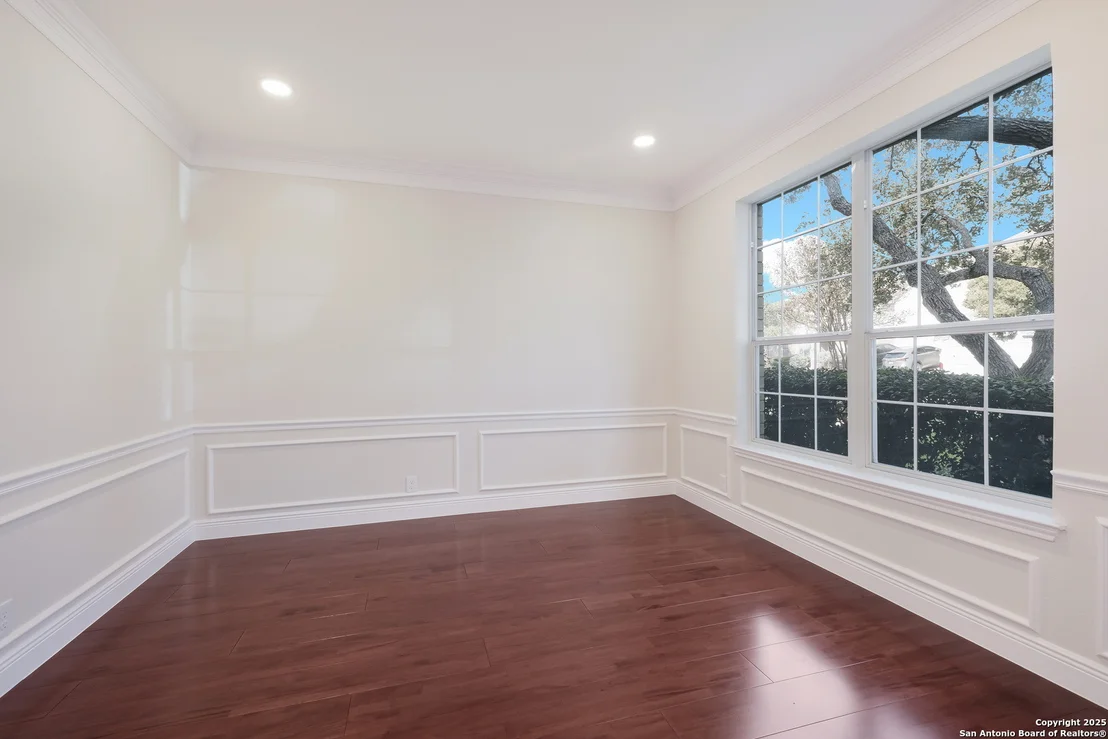 Photo of 726 Mello Oak