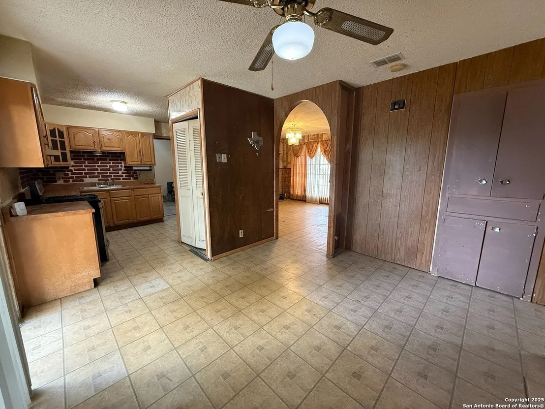 Photo of 9331 Odem
