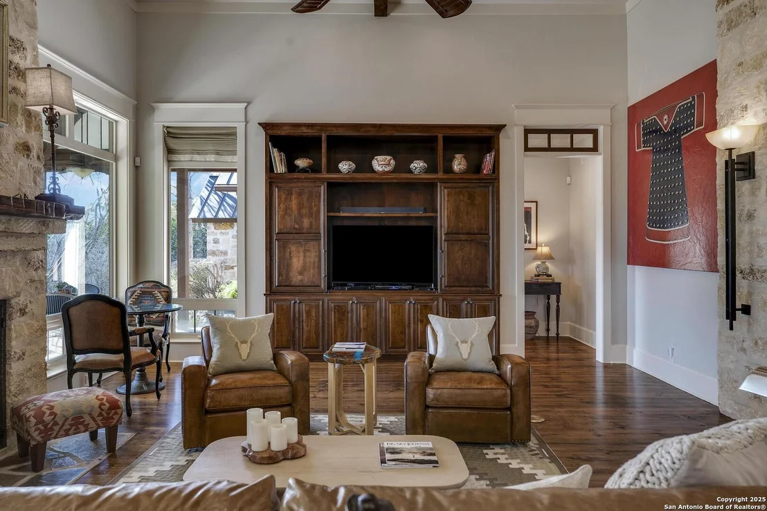 Photo of 107 LEGACY POINTE