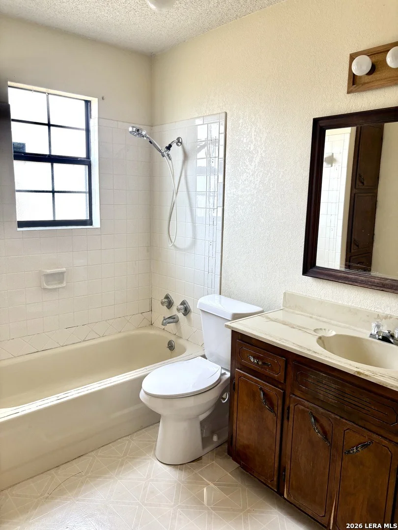 Photo of 413 W AVENUE X