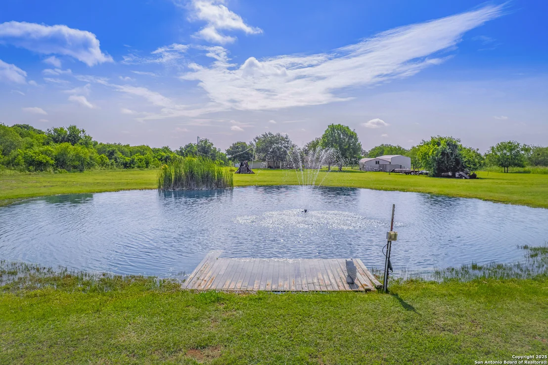 Photo of 658 Lakeview Dr
