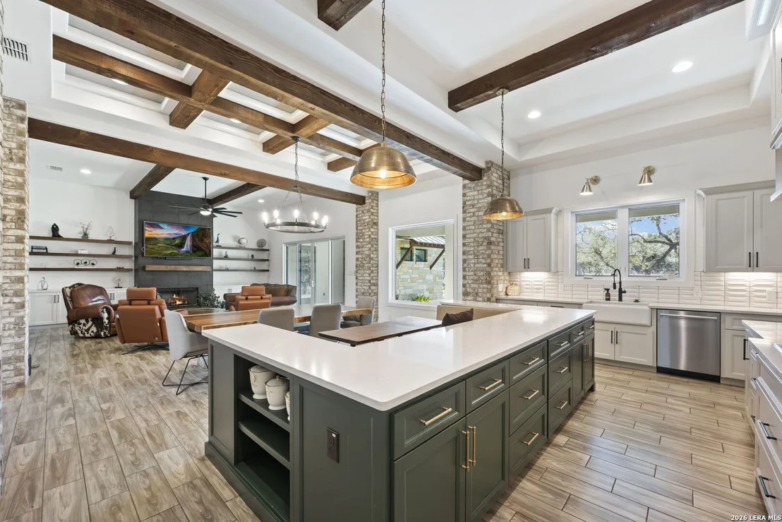 Photo of 979 Belle Oaks