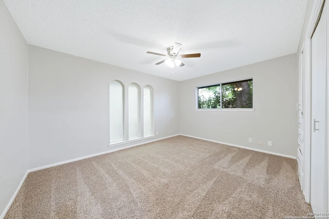 Photo of 518 SUNHAVEN DR