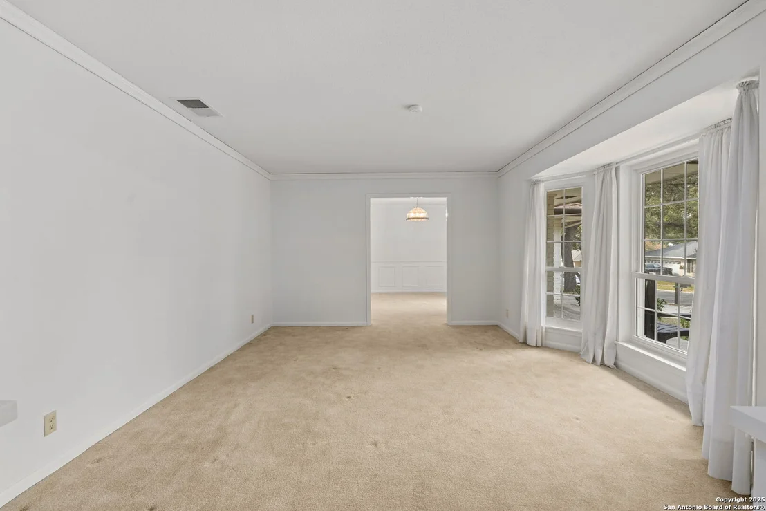 Photo of 5922 Windhaven