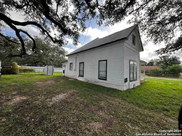 Photo of 308 W Coker