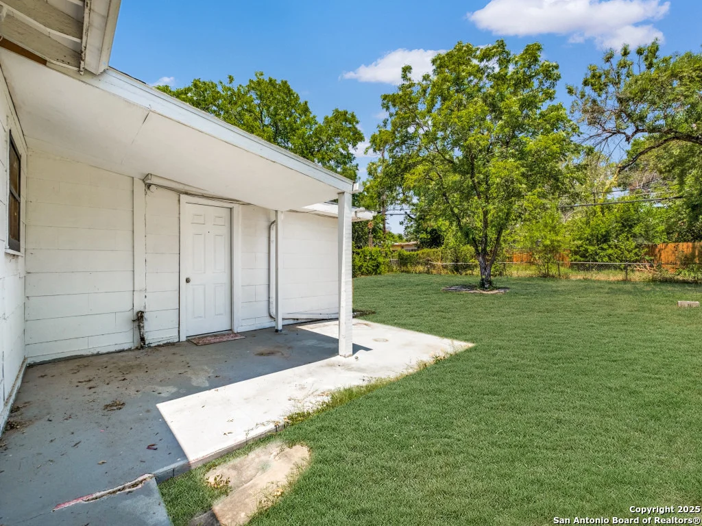 Photo of 615 Edgebrook
