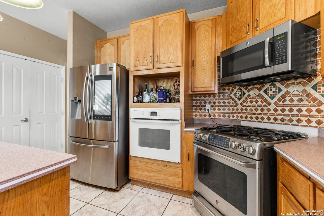 Photo of 125 HIGH MEADOW DR