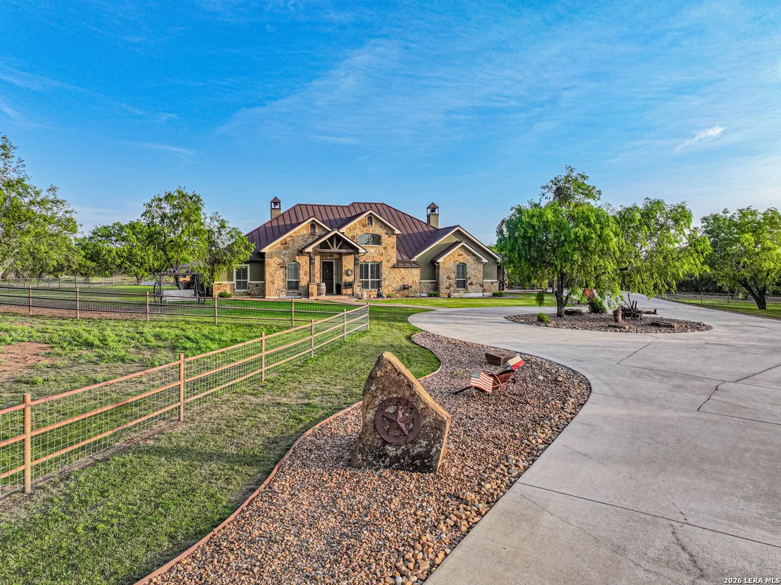 Photo of 819 County Road 356