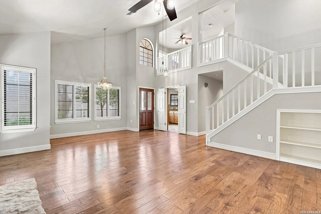Photo of 28 COURTSIDE CIR