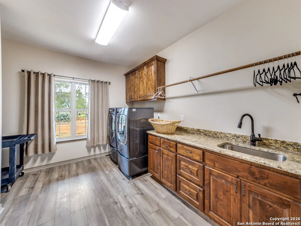 Photo of 6472 Bluntzer Rd