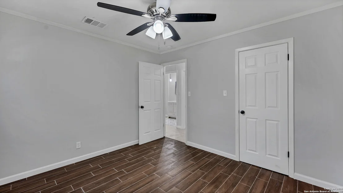 Photo of 350 FENWICK DR