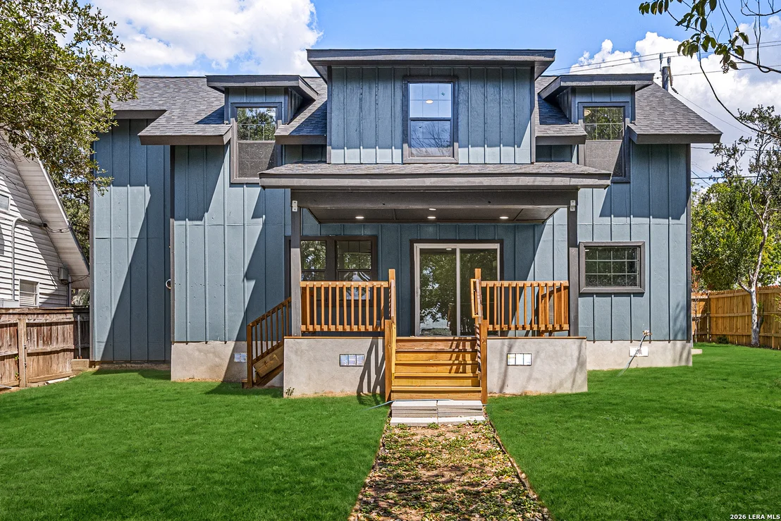 Photo of 327 RAINBOW DR