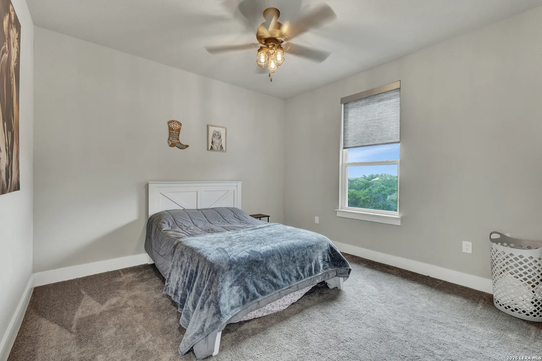 Photo of 562 TOYE BLVD