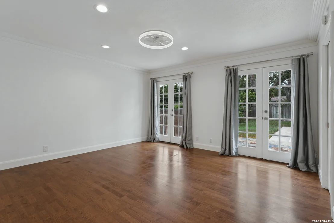Photo of 538 OAKLEAF DR