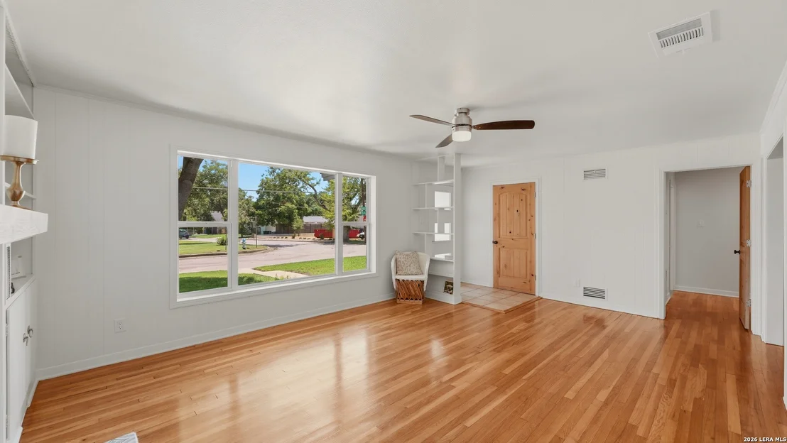 Photo of 596 WILLOW AVE