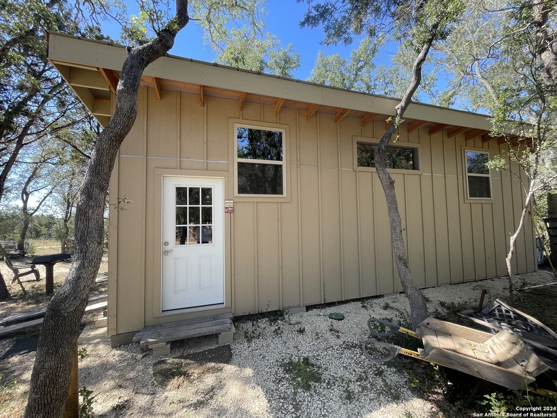 Photo of 372 COUNTY ROAD 2471