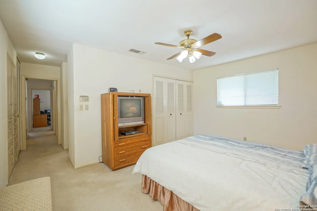 Photo of 6514 Robin Forest