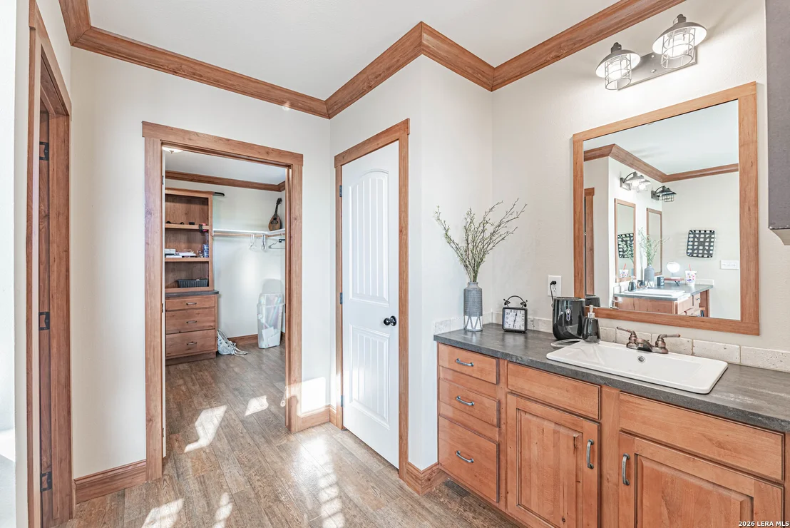 Photo of 819 County Road 356