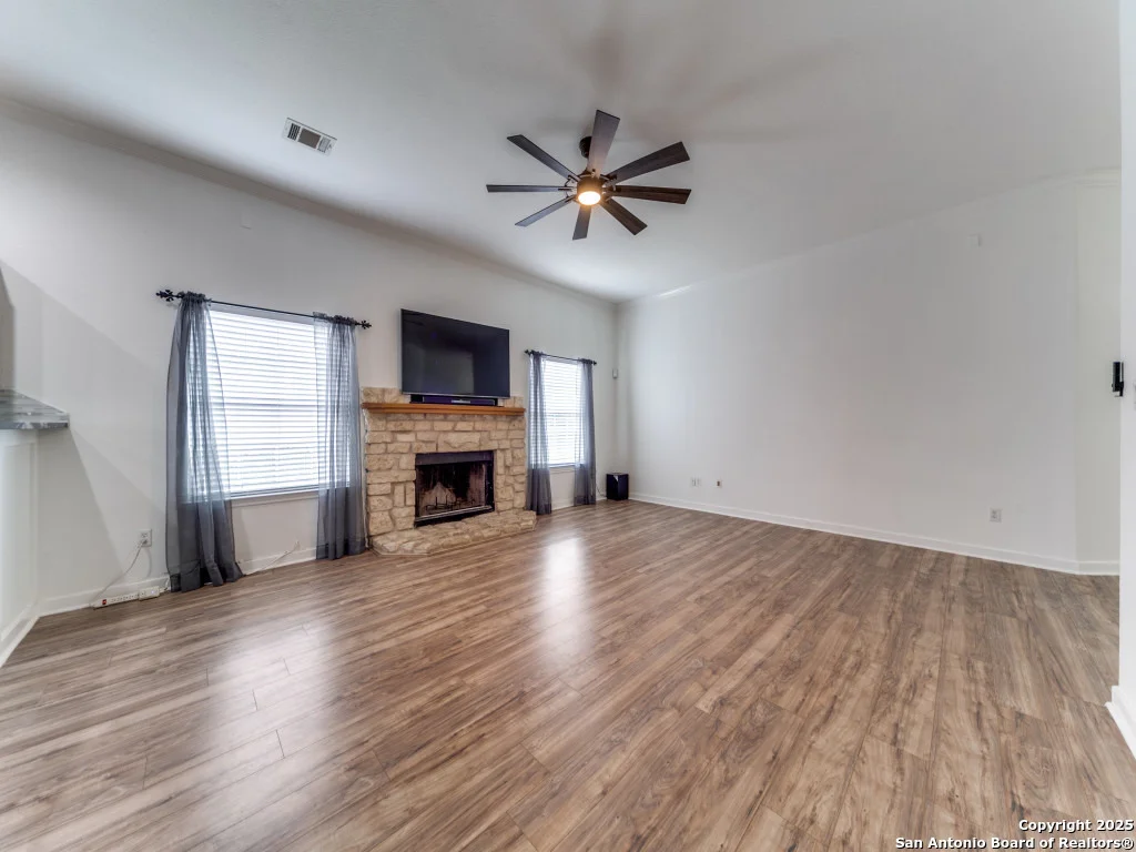 Photo of 651 RIVER VIEW DR