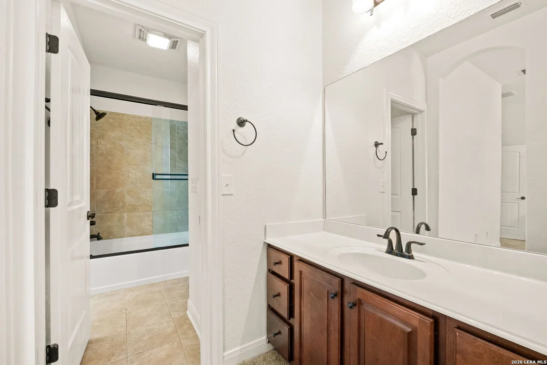 Photo of 221 WINDSOR DR