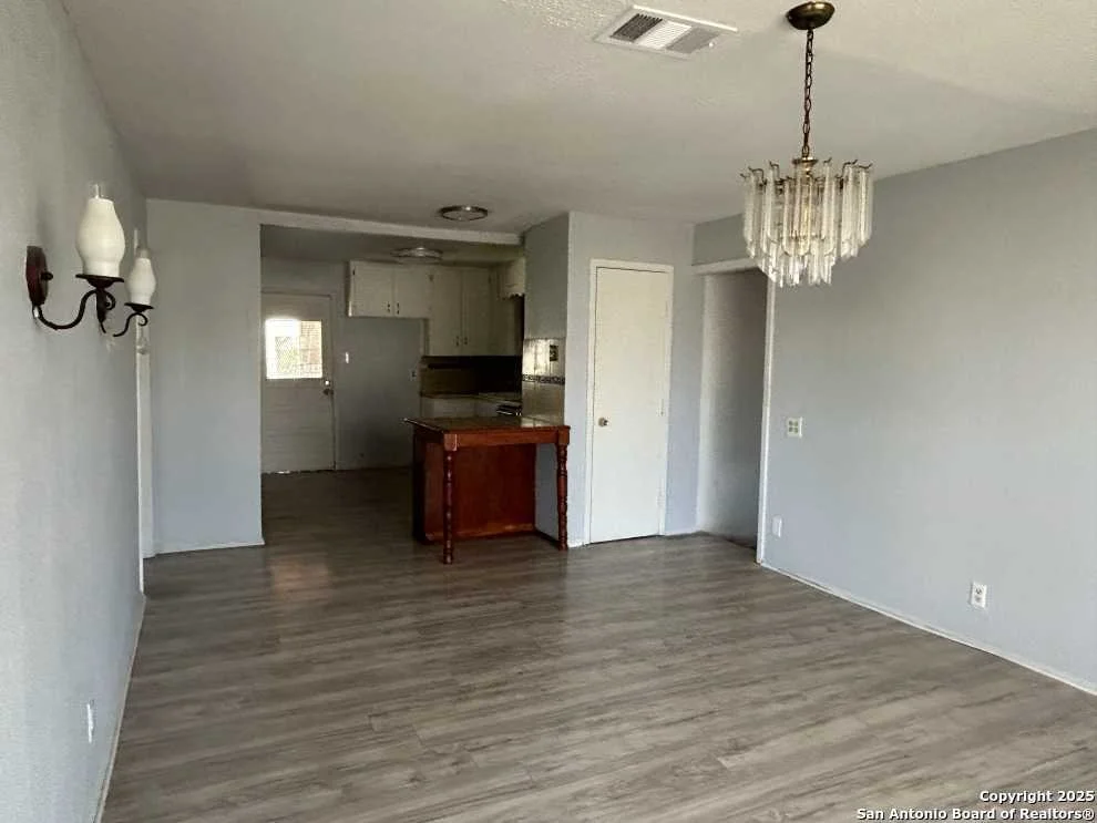 Photo of 1438 Drury