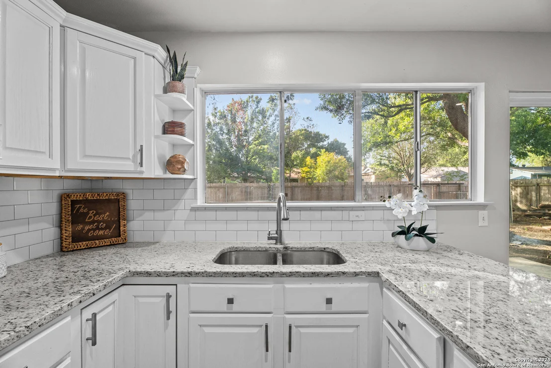 Photo of 1065 CURTISS AVE