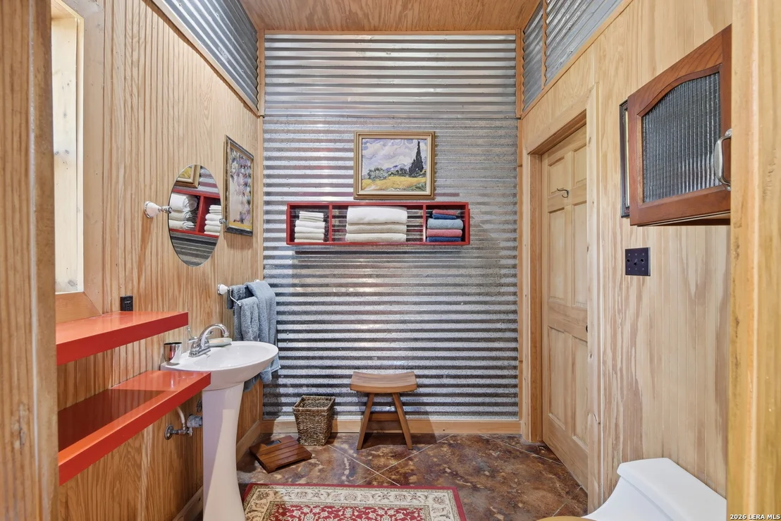Photo of 423 KAHN RD