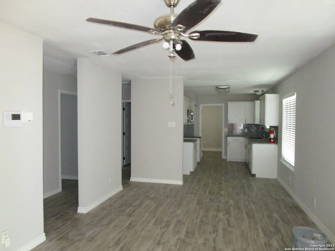 Photo of 910 REXFORD DR