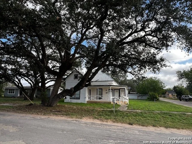 Photo of 308 W Coker