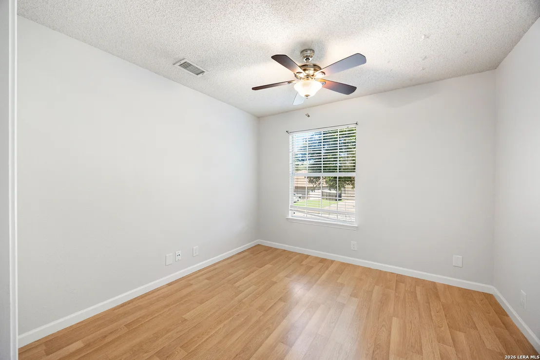 Photo of 25003 SUMMIT HOLW