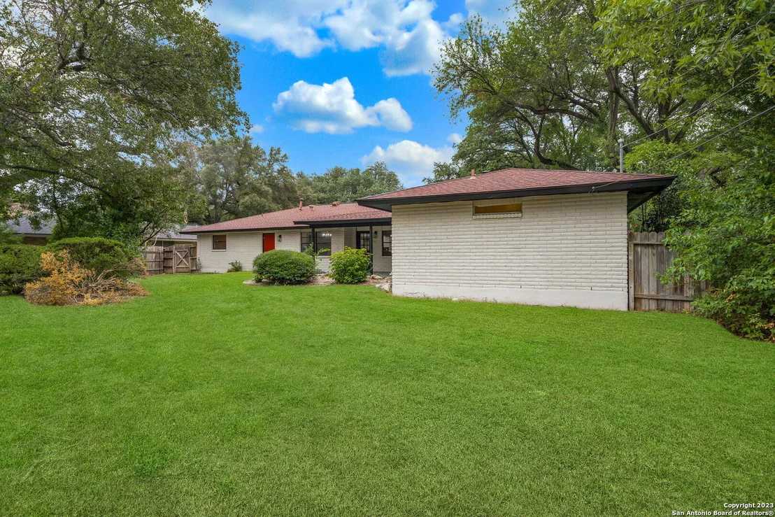 Photo of 518 SUNHAVEN DR