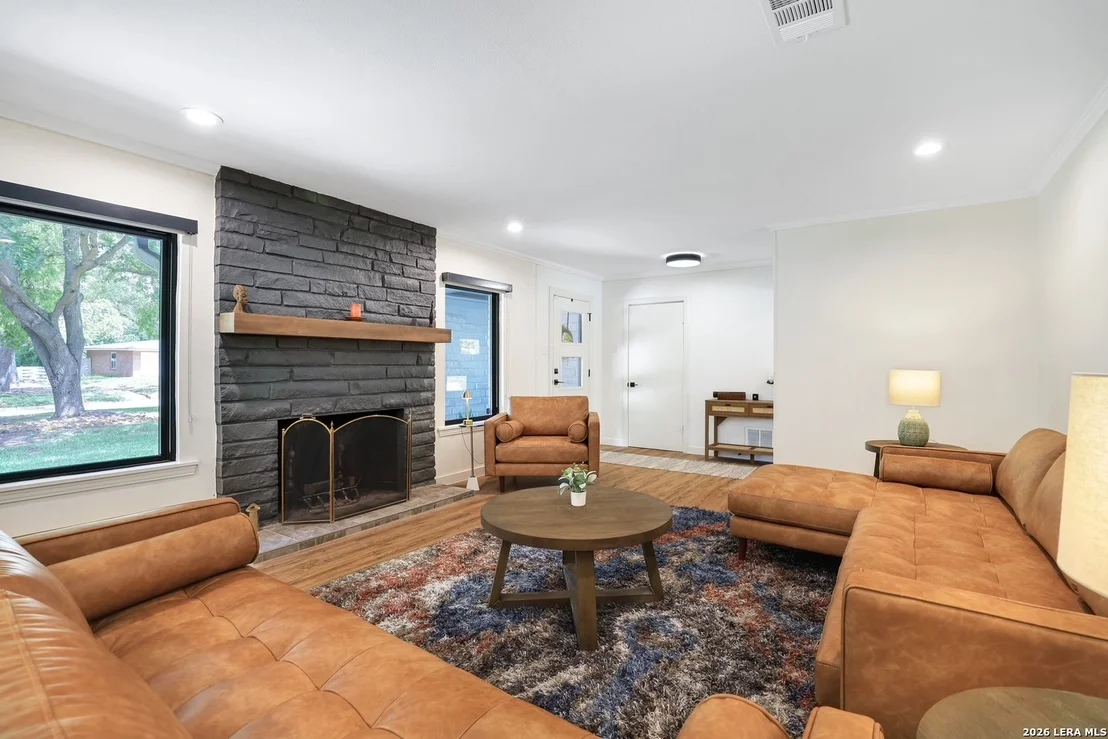 Photo of 204 Gardenview