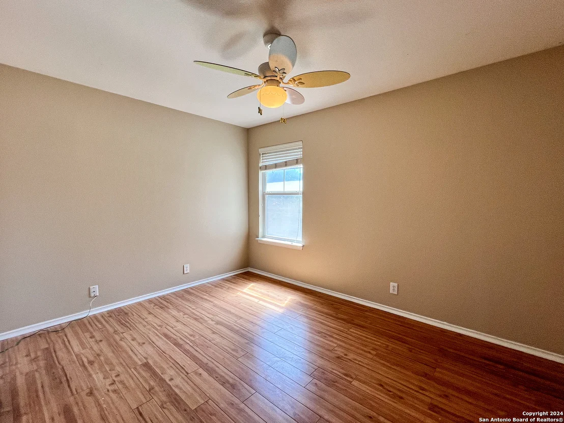 Photo of 224 EAGLE PASS DR