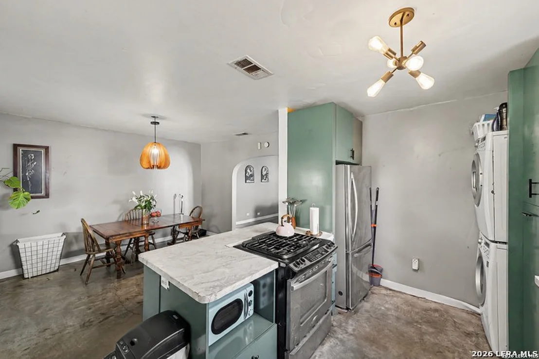 Photo of 109 THORAIN BLVD
