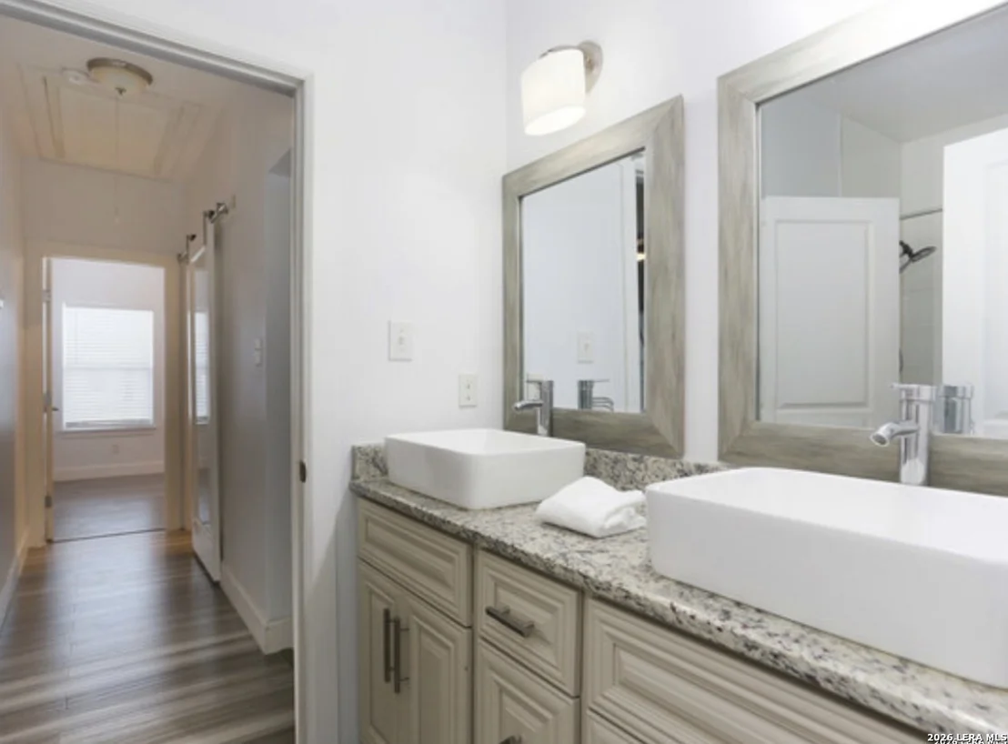 Photo of 508 Thompson