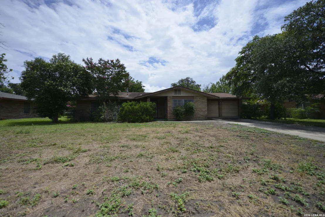 Photo of 222 ZEPHYR DR