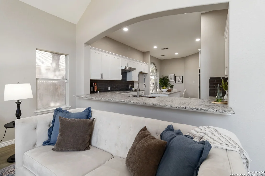 Photo of 14939 Gateview Dr