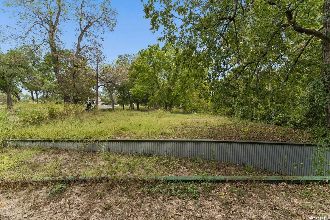 Photo of 8 RIVER OAK DR