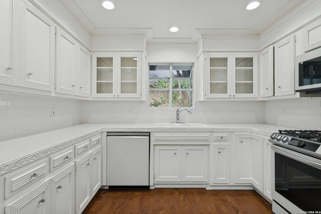 Photo of 538 OAKLEAF DR