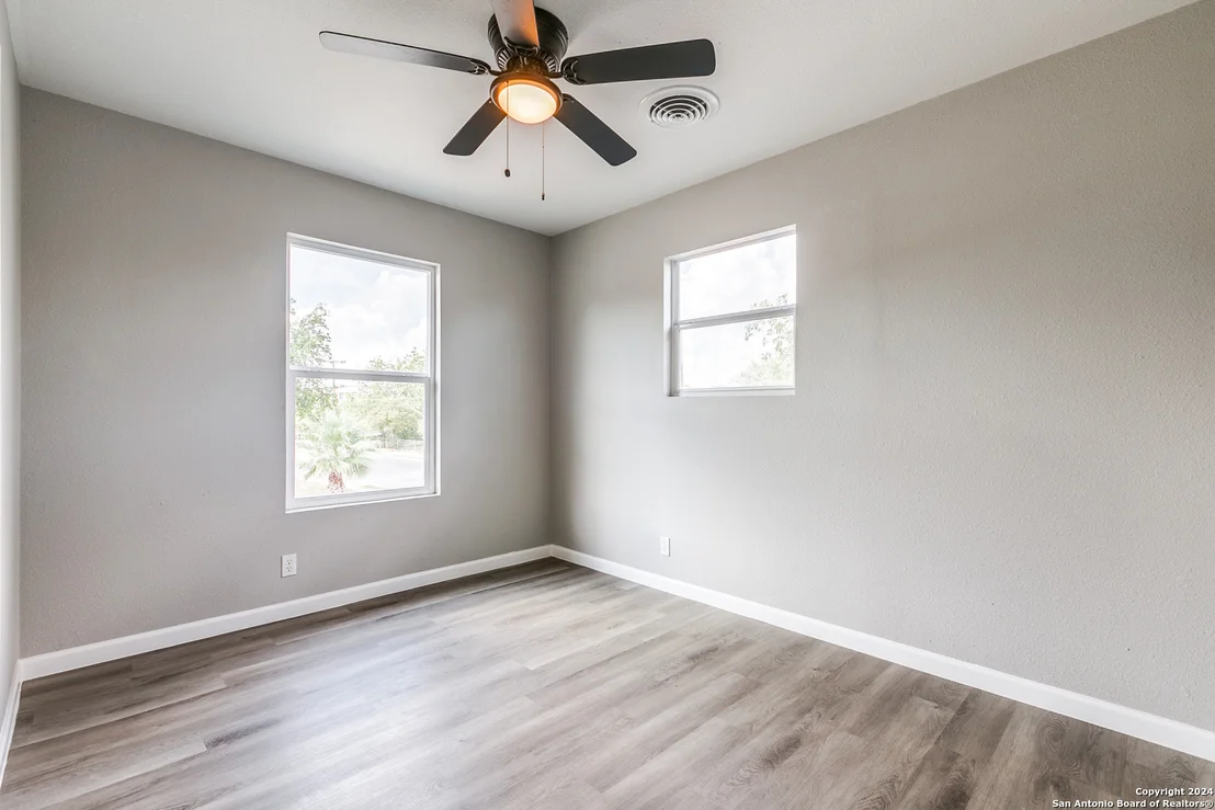 Photo of 7531 WESTLYN DR
