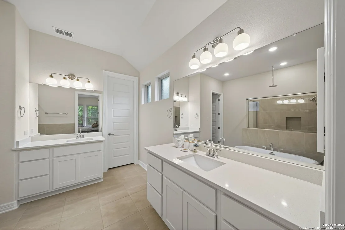 Photo of 123 Low Meadow