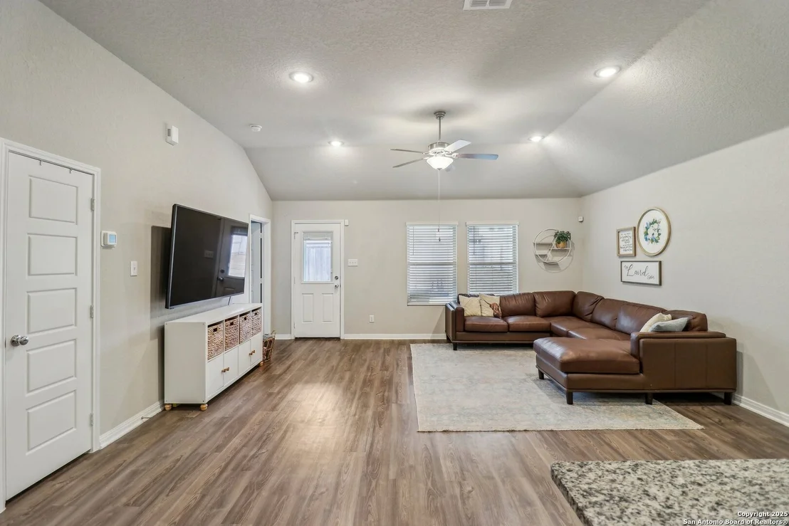 Photo of 6739 Shiraz