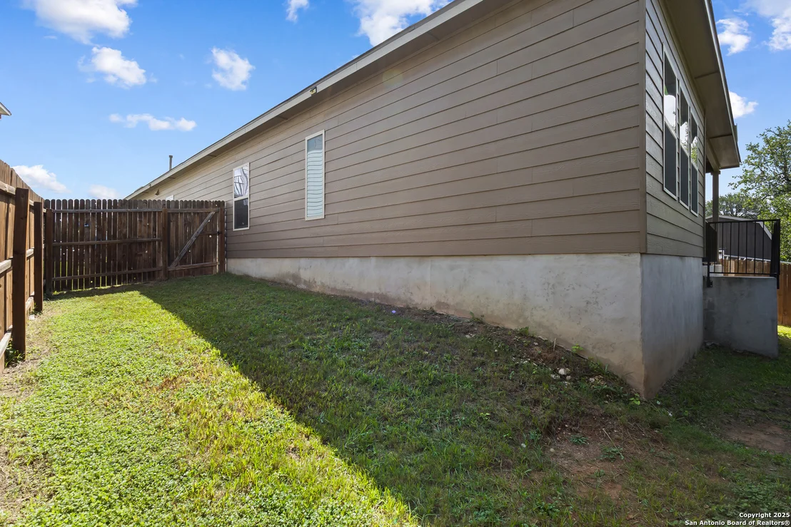 Photo of 10650 Jasmine Bluff
