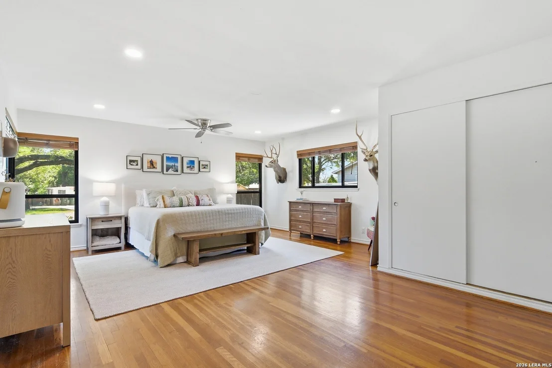 Photo of 1105 N Park